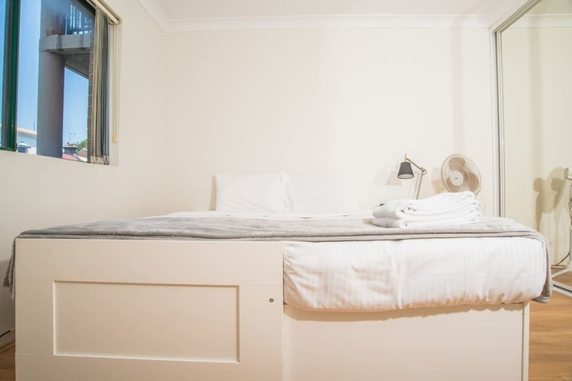 Цены на Spacious & Cozy Apartment In Heart Of Redfern в Сиднее