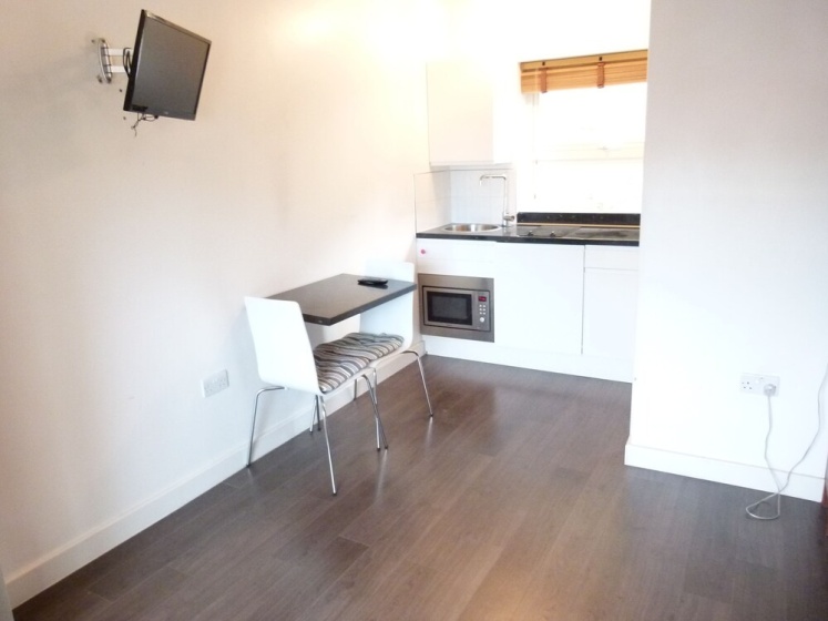 SS Property Hub - City of London Studio Apartment 14 — отель с удобствами в Лондоне