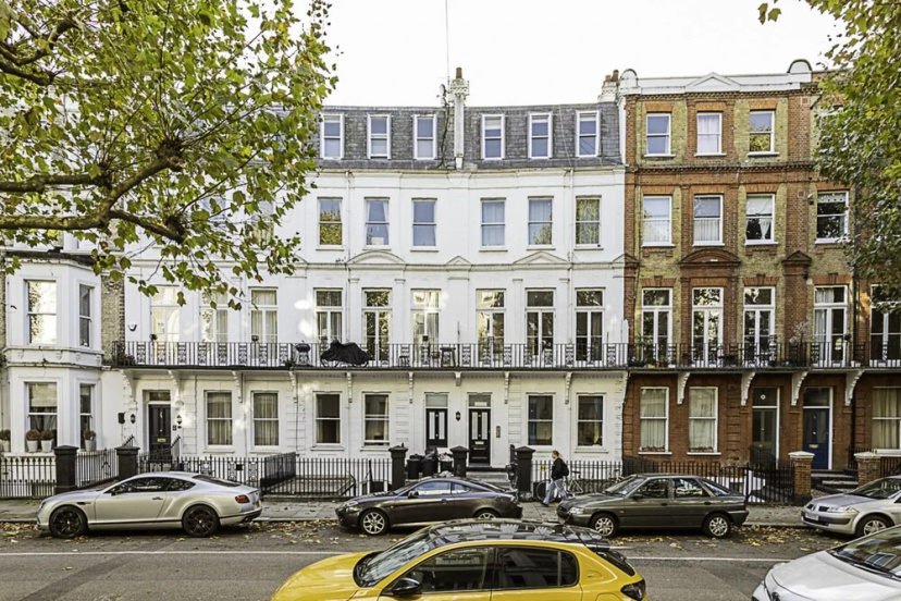 Elegant 3 bed Apartment in Earls Court — отзывы гостей и цены