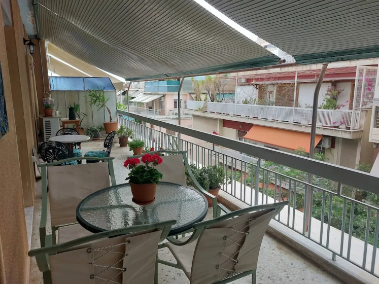 Retro Stay Athens — комфортный отель в Афины