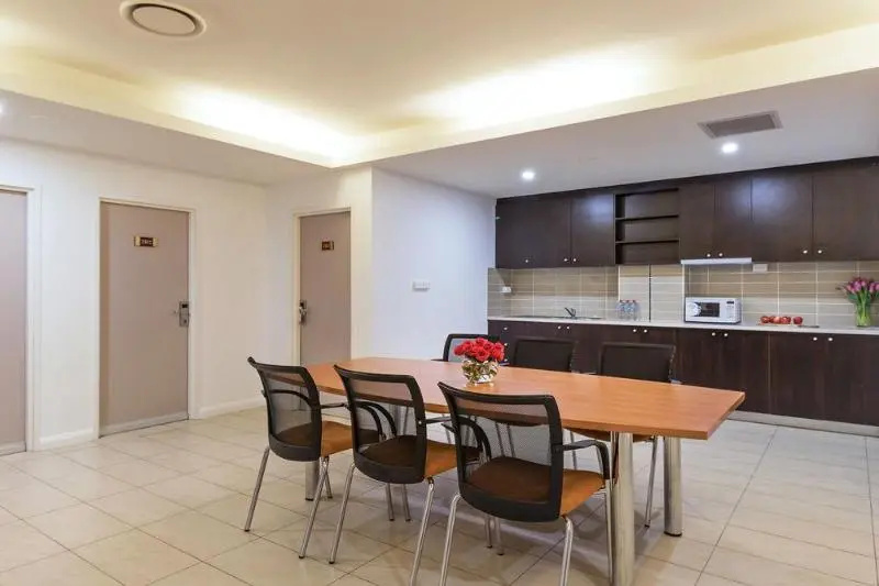 Thriving city location, dining hub — отель с удобным расположением в Сиднее