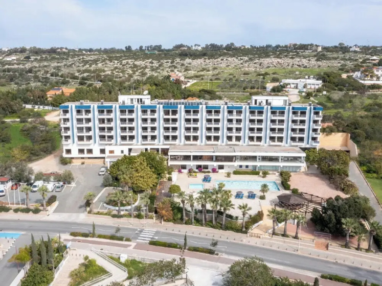 Sanders Florida - Comfy 1-bdr Apt w Shared Pool — комфортный отель в Айя-Напа
