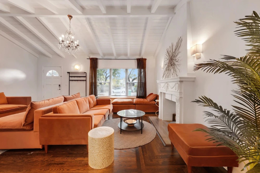 Miami Art Deco Home in Miami — отель с удобствами в Майами