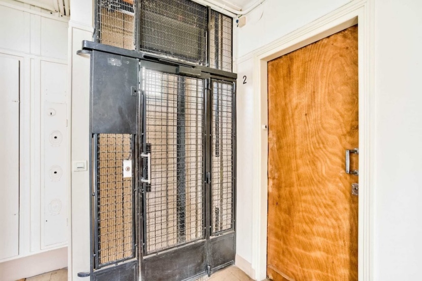 Цены на Apartment With Balcony Near Gare Montparnasse в Париже