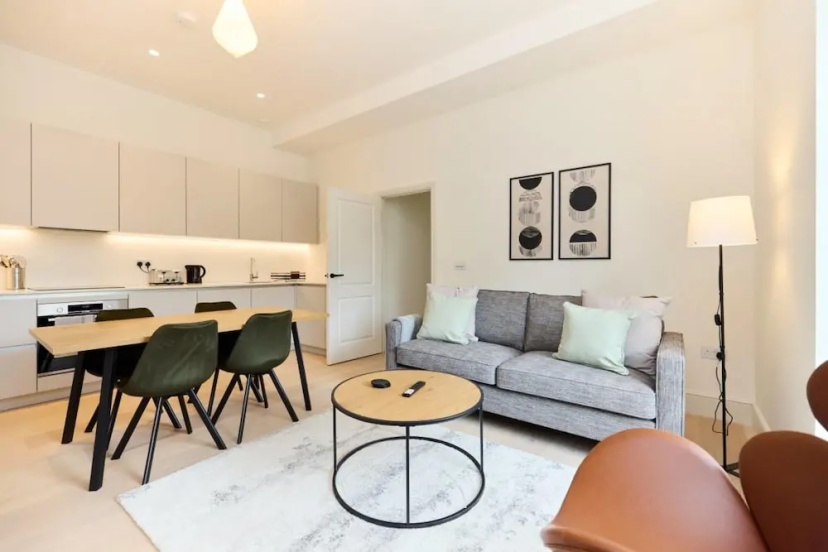 The East London Mile Crib - Bright 2bdr Flat — комфортный отель в Лондоне