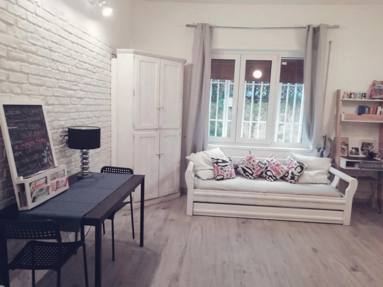 White Apartment 1 — отель в Риме, Италия