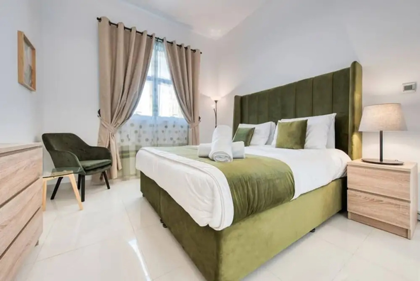Цены на Dezire Beautiful Spacious Brand New With Balcony в Дубае