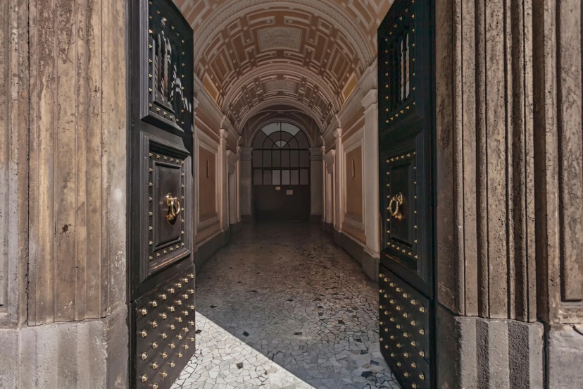 Domus Napoleone — отель с удобным расположением в Риме