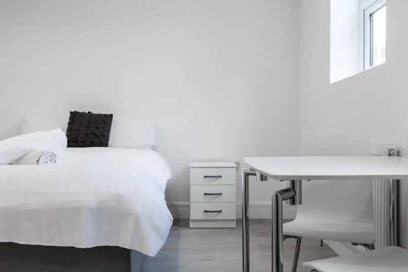 Studio Apartment Near Victoria Station — отзывы гостей и цены
