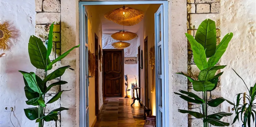 Dort Mevsim Alacati Otel — отель в Чешме, Турция