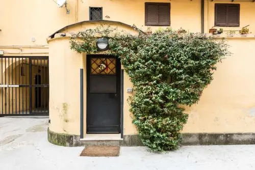 Apartment Polveriera Colosseum — комфортный отель в Риме