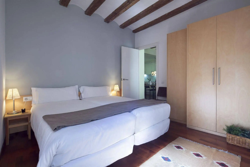 Inside Barcelona Apartments Esparteria — отель с удобным расположением в Барселоне