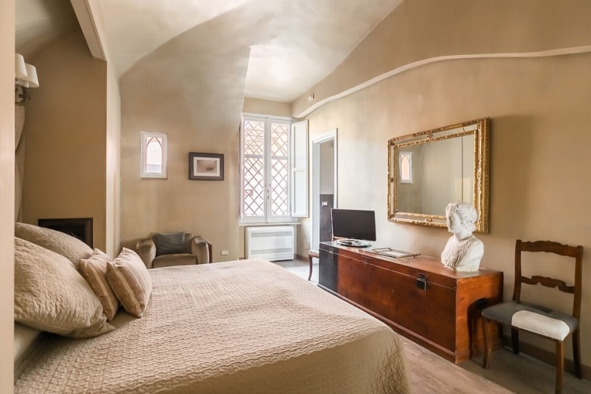 Luxury Two Bedroom House Trastevere — отзывы гостей и цены