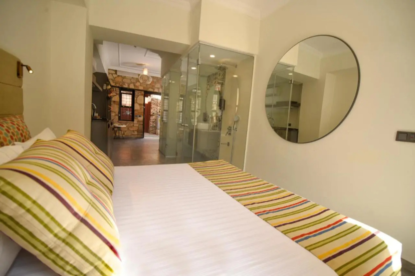 Lovely Garden Flat with Patio near Hadrian's Gate — забронировать отель в Анталье