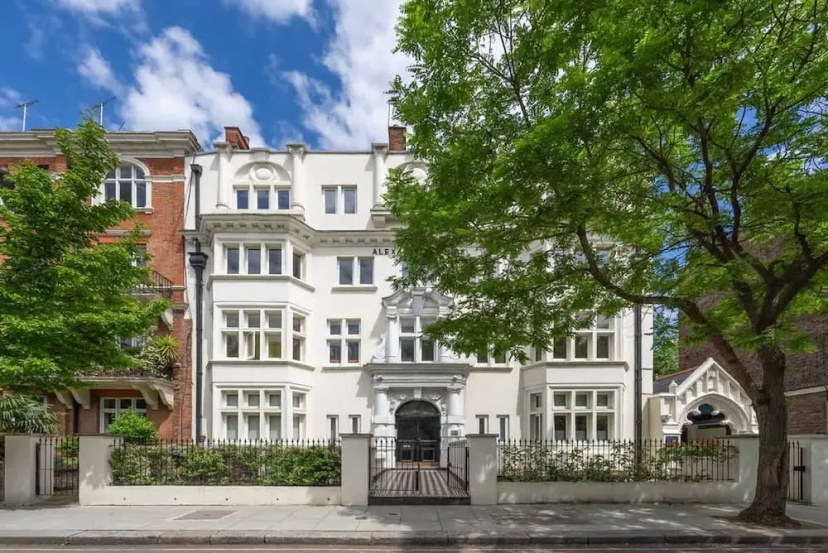 Цены на Modern Elegance in Paddington в Лондоне