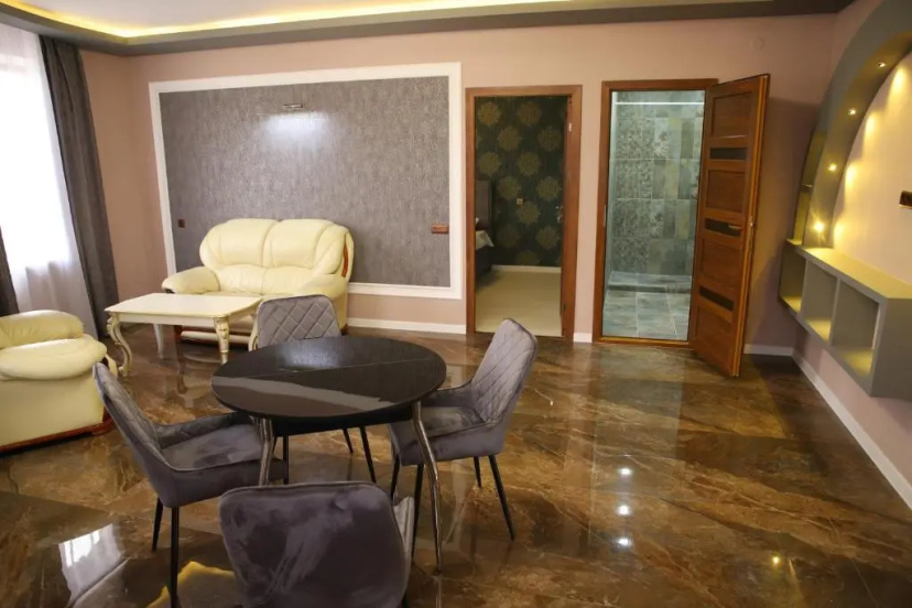 Сравните цены на Hotel Gold в Gyumri
