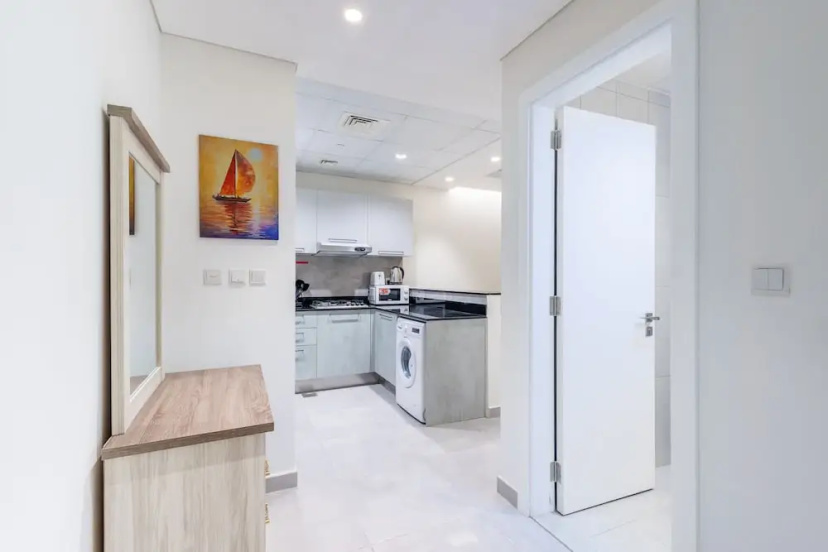 SuperHost - Comfort 1BR Centurion Onyx Retreat with Balcony — отель с удобным расположением в Дубае