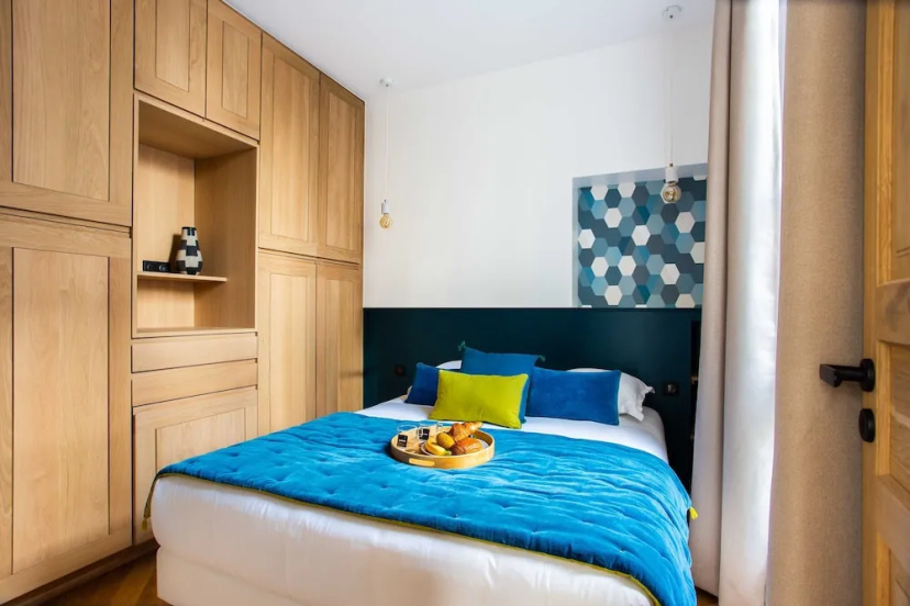 Цены на Intimate Apartment - 1br/3p - Near Le Marais в Париже