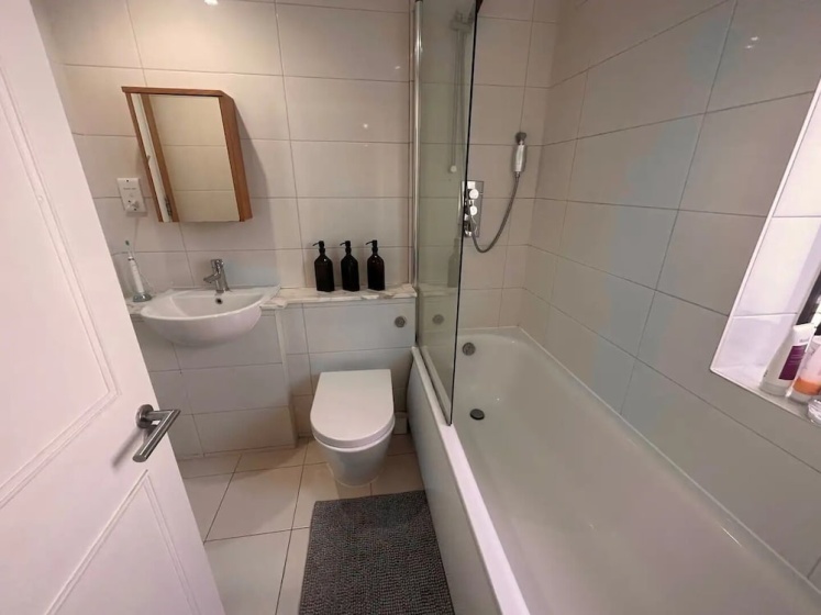 Stylish modern flat in SW London — отель в Лондоне, Соединенное Королевство