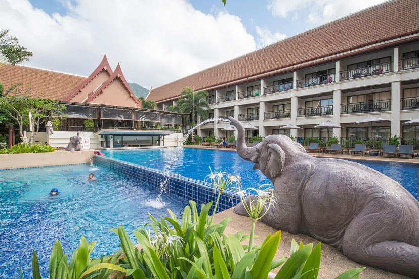 Deevana Patong Resort & Spa — отель с удобным расположением в Пхукете