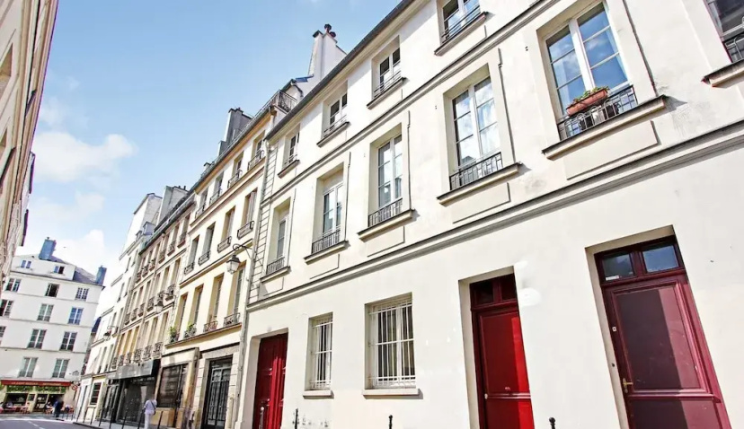 Authentic Apartment - 2br/6p - Le Marais — забронировать отель в Париже