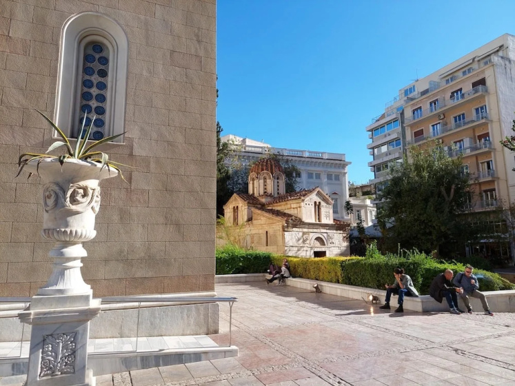 Elegant Apartment Under the Acropolis — отель с удобствами в Афины
