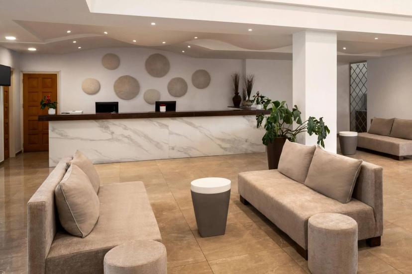 Ramada Hotel & Suites By Wyndham Ayia Napa 3 — отель в Айя-Напа, Кипр