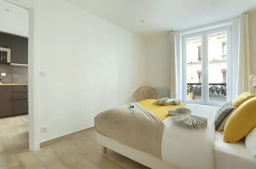 Cozy Apartment in the Center of Paris 2 Bedrooms — комфортный отель в Париже