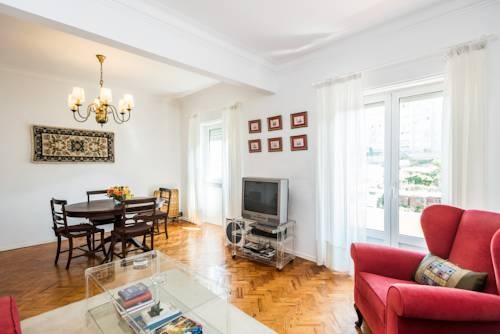Shortstayflat Spacious Apartment - Graça — комфортный отель в Лиссабоне