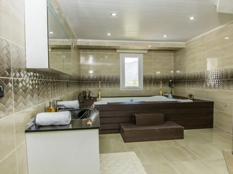 Luxury Villa 1 with Private Pool — забронировать отель в Олюдениз