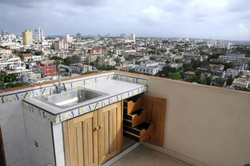 Skyview Apartment 3 — отель в Гавана, Куба
