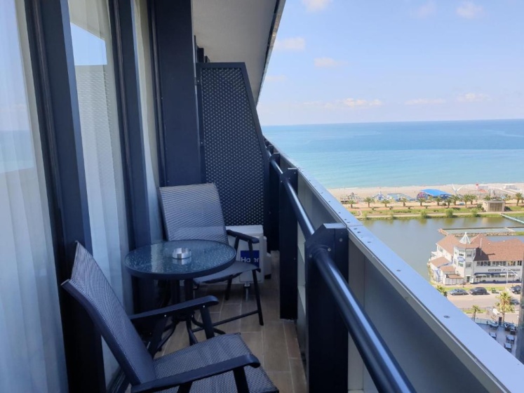 Orbi City Apartment(with sea and city view) — отель с удобным расположением в Батуми