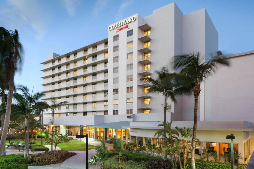 Courtyard by Marriott Miami Airport — комфортный отель в Майами