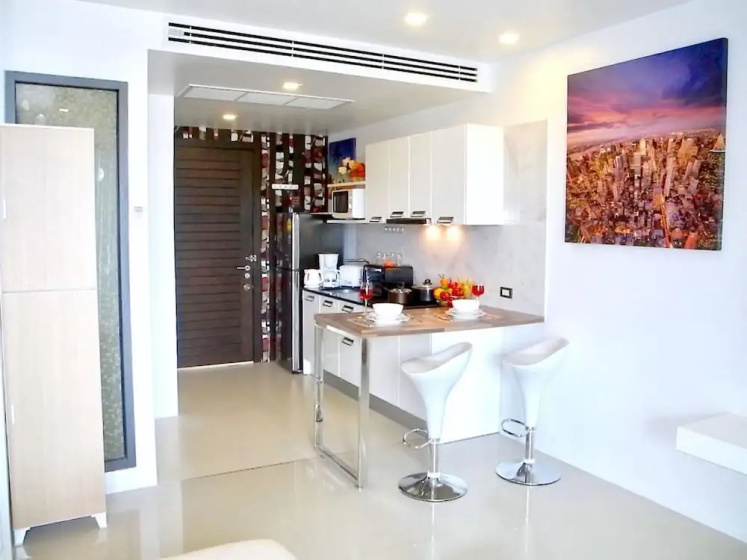 Emerald Terrace - New City View Apartment — отель с удобствами в Патонг