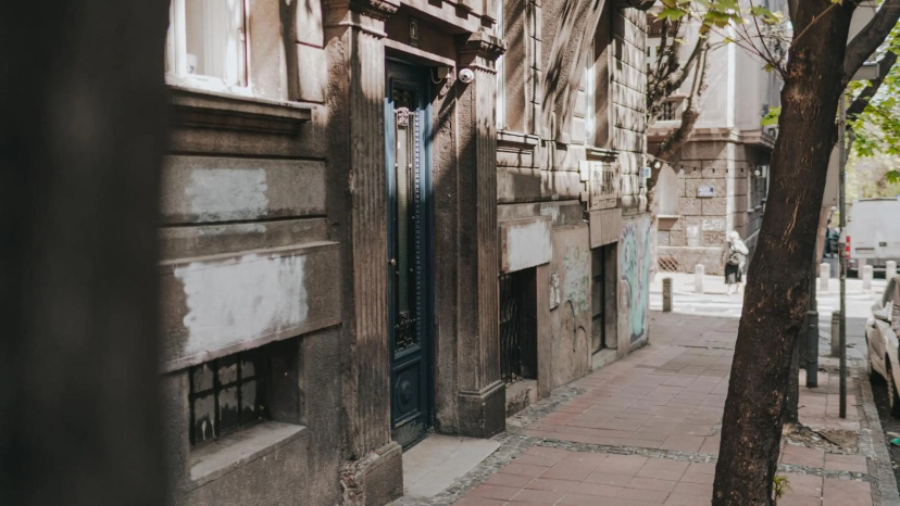 Salon Apartment in Dorcol Historical — отель с удобным расположением в Белграде