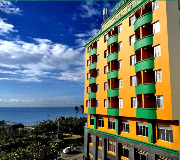Сравните цены на Green Hotel в Хошимине