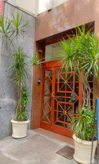 Цены на Apartamento quadra da praia em Copacabana в Рио