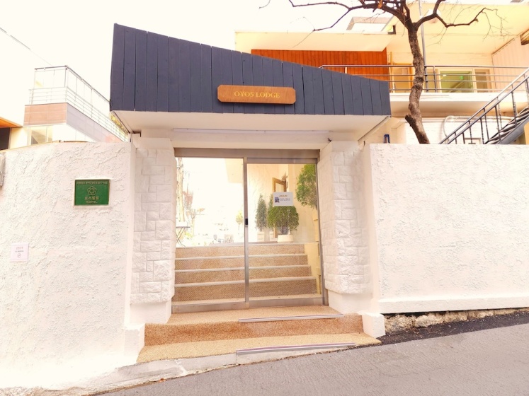 OYO Myeongdong 5 Lodge — отель с удобным расположением в Сеул