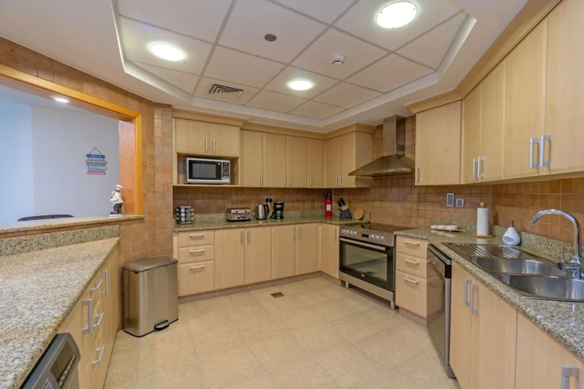 SuperHost - Large Familiar 3BR Apartment in Palm Jumeirah — комфортный отель в Дубае