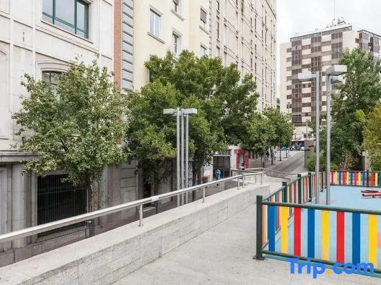 Apartamentos Gran Via — отель с удобным расположением в Мадриде