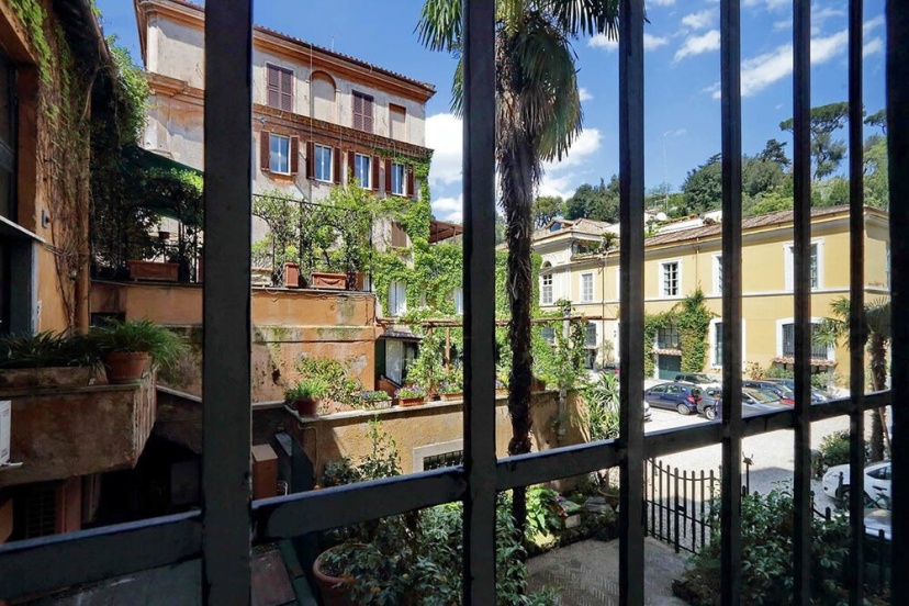 Spanish Steps Charming Apartment — забронировать отель в Риме