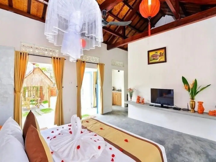 Local Beach Homestay — комфортный отель в Дананге