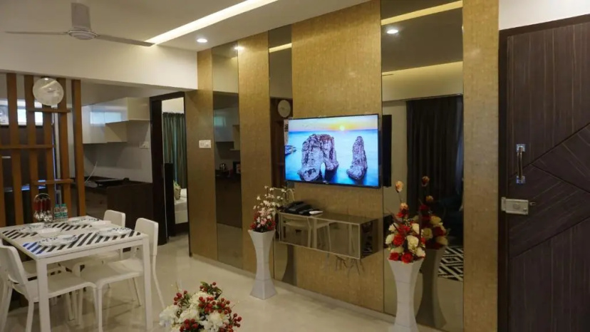 2BR Mumbai theme service apartment for staycation by FLORA STAYS — комфортный отель в Мумбаи
