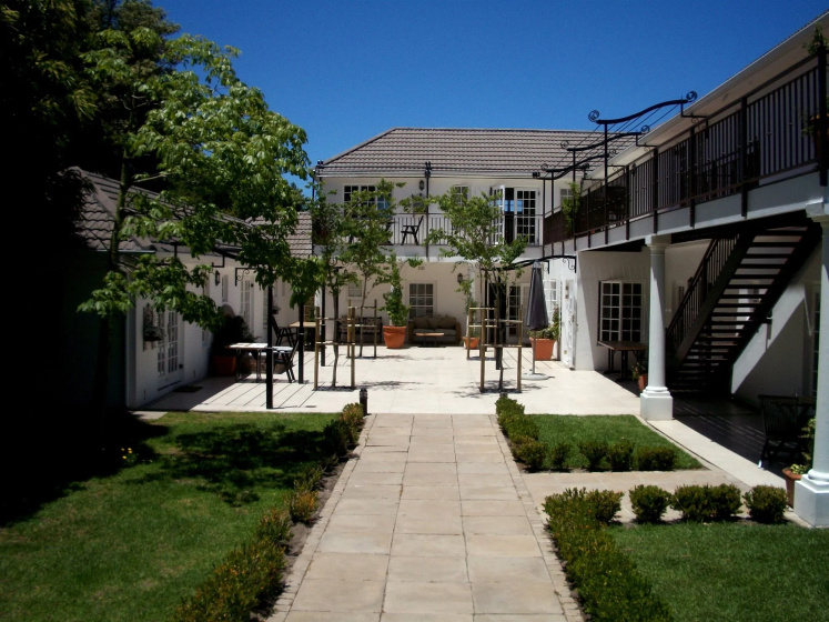 White Lodge Constantia Guest House — отель с удобным расположением в Кейптауне