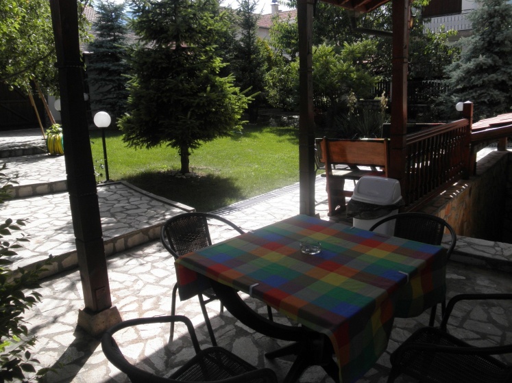 Boutique Guest House Ikonomov — отель с удобным расположением в Банско
