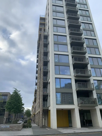 Charming 3-bed Apartment in London — отель с удобствами в Лондоне