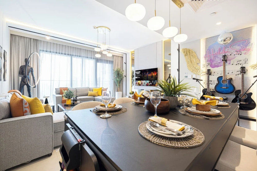 DVH Luxe Retreat 4BR Burj View Apartment — отель в Дубае, Объединенные Арабские Эмираты