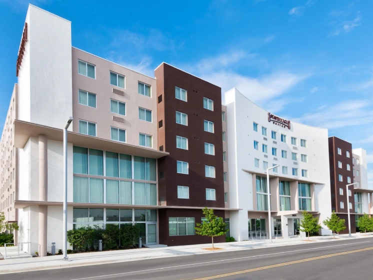 Staybridge Suites Miami International Airport by IHG — забронировать отель в Майами