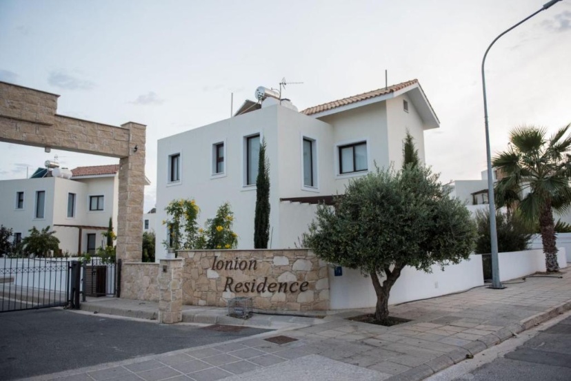 Sea Breeze Villa — отзывы гостей и цены
