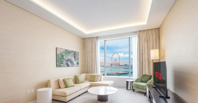 LUX Iconic Views at Palm Tower Suite 6 — отель в Дубае, Объединенные Арабские Эмираты